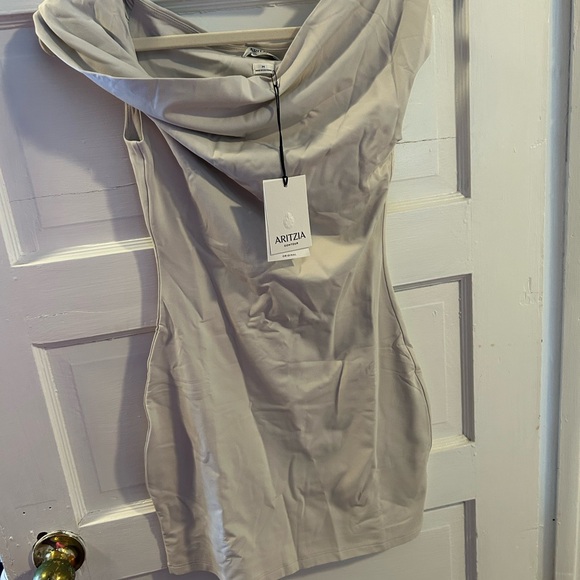 Aritzia Dresses & Skirts - BNWT Aritzia Ravish Contour Dress size M